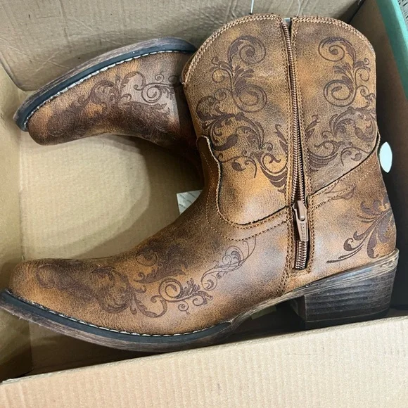 Roper Brown Ankle Boots with Floral Design - Picture 4 of 4